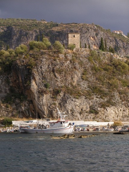 Greece Peloponnese: Taygetus range and the Mani, Sotrivanika to Kardamyli, Across the bay from Kardamyli, Walkopedia