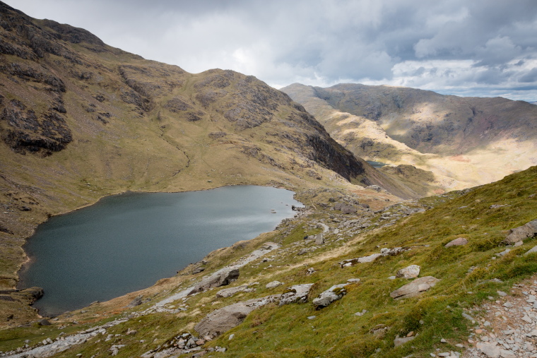 United Kingdom England Lake District, Cumbria Way and High Way, Low water, from the Old Man of Coniston, flickr usr Barney Moss, Walkopedia