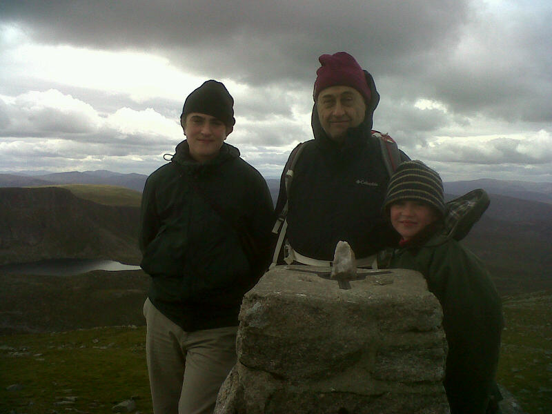 Worldwide, Meriel's Dream Stones, Stone on Lochnagar summit, Aberdeenshire, Scotland., Walkopedia