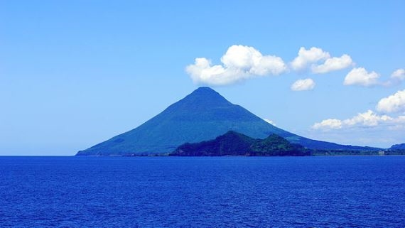 Japan Kyushu, Mount Kaimon, Kaimondake from the sea, Walkopedia