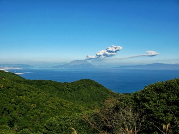 Kyushu sakurajima - © Walk Japan Mount Aso/ Taka-Dake: Kyushu sakurajima - © Walk Japan