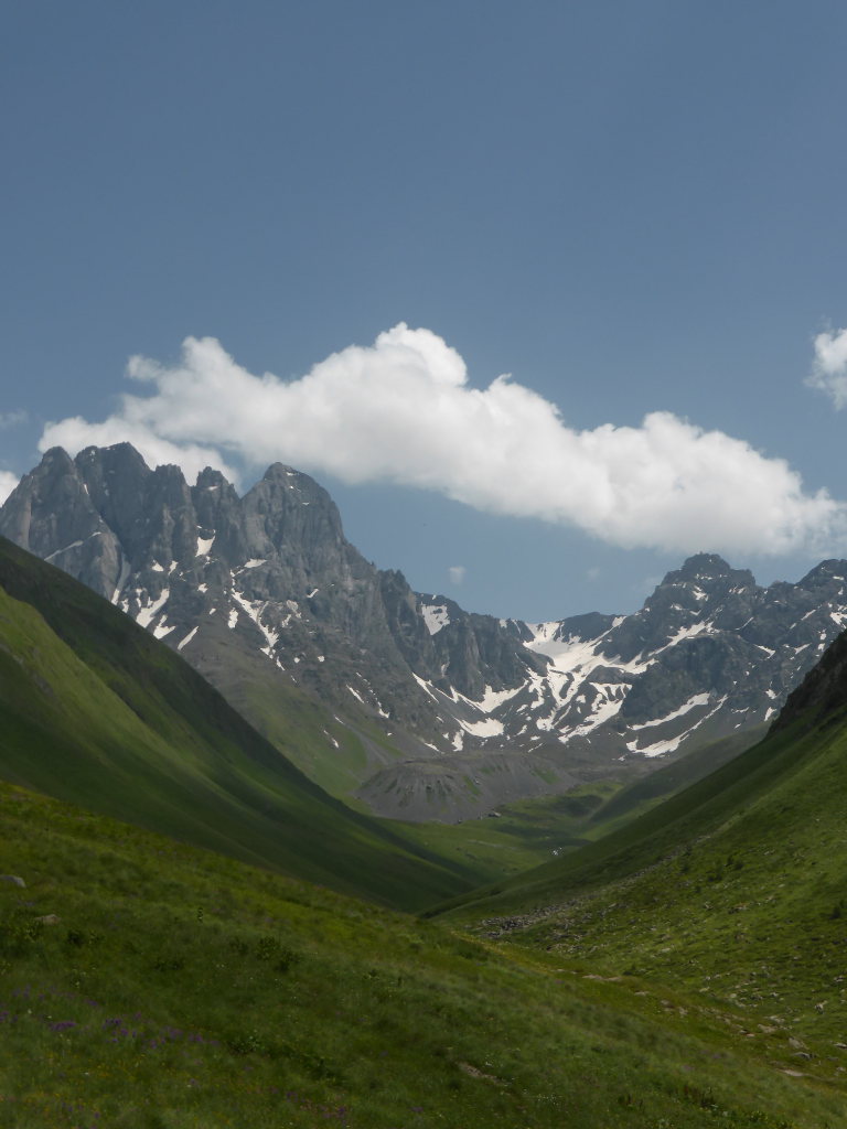 Georgia Gt Caucasus Mts, Juta to Roshka via Chaukhi Pass, Chaukhi Mt, Walkopedia