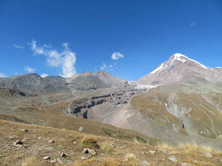 Georgia Gt Caucasus Mts, Greater Caucasus Mountains, Gergeti - Mt Kazbek, gorge, glacier, Walkopedia