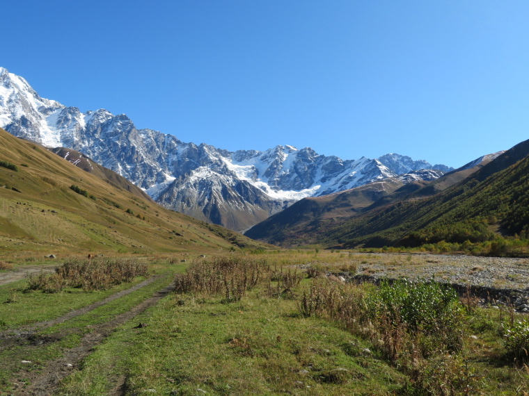 Georgia Gt Caucasus Mts, Greater Caucasus Mountains, Wide upper Engeri valley, Walkopedia