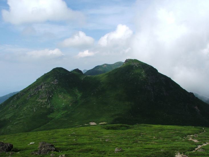 Japan Hokkaido, Shiretoko Peninsula , A view from near the summit of Rausu dake, Walkopedia