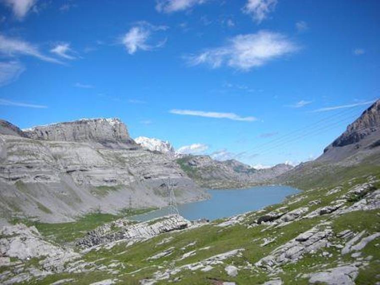 Switzerland Bernese Oberland, Gemmi Pass, Daubensee , Walkopedia