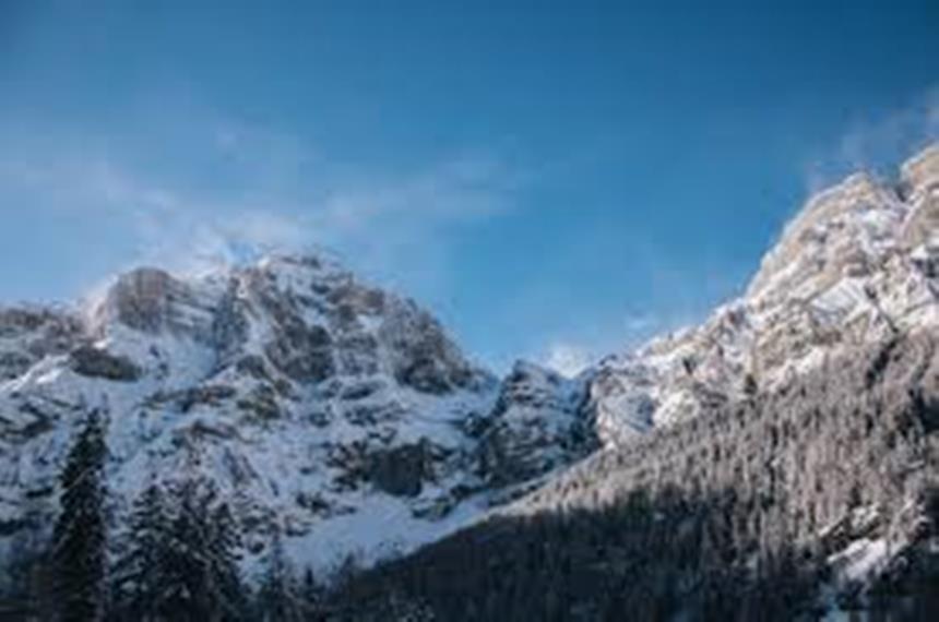Gemmi Daubenhorn winter - © Luan Baruti Gemmi Pass: Gemmi Daubenhorn winter - © Luan Baruti