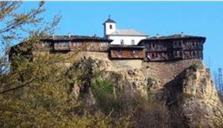 Oranginas Glozhene Monastry - © Oranginas Walking Group Stara Planina: Oranginas Glozhene Monastry - © Oranginas Walking Group