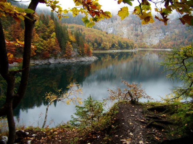 Austria The Dachstein, Gosausee Lakes and Valley, , Walkopedia