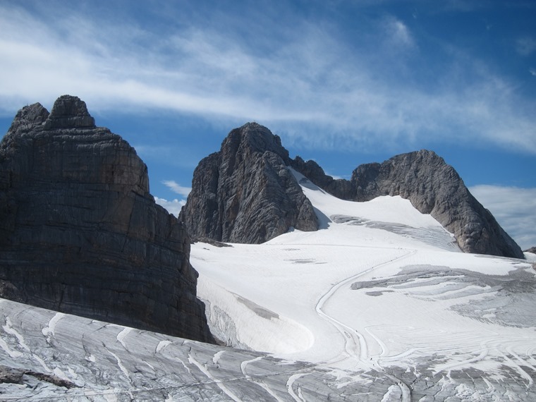 Austria The Dachstein, Kleine Gjaidstein, Dachstein summits from K Gjadstein, Walkopedia