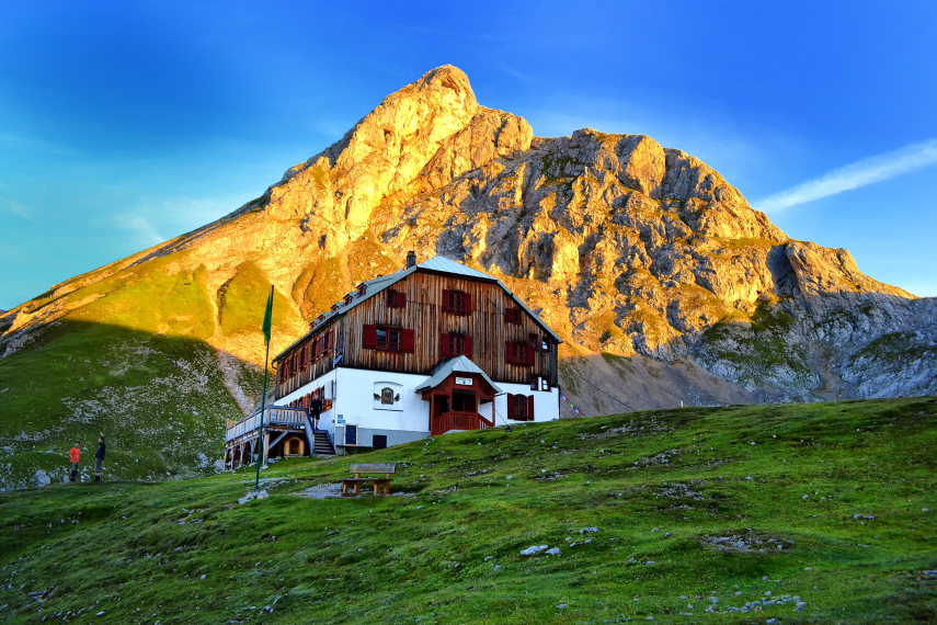 Anton-Baum Weg/ Silberkarlamm
Guttenberg Hut  - © wiki user Rene Eduard Perhab