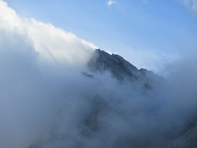 Austria The Dachstein, Pennerweg, High summit from Sudwandehutte, Walkopedia