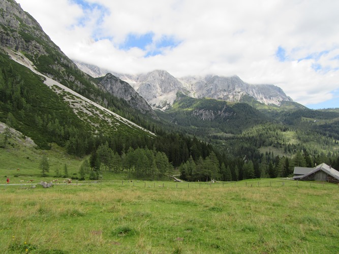 Austria The Dachstein, Pennerweg, East from Bachalm, Walkopedia