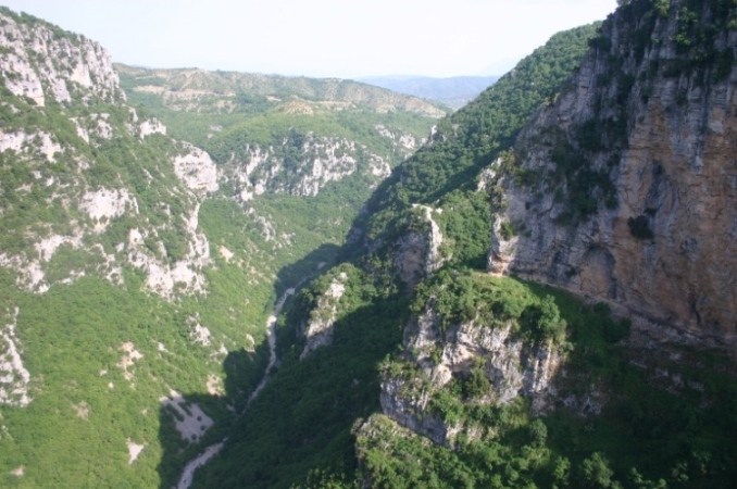 Greece, Pindos/Vikos Circuit, Gorge from monastery, Walkopedia