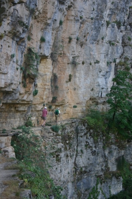 Greece, Pindos/Vikos Circuit, Above the Gorge, Walkopedia