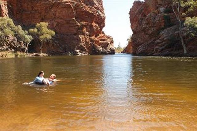 Australia Northern Territory, Larapinta Trail, Ellery Creek Big Hole, Walkopedia