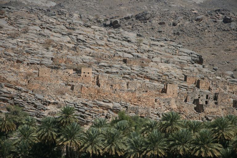 Oman Western Hajar Mts: Jebel Akhdar, Rim Walk, Wadi Nakhur, Wadi Ghul, abandoned village, Walkopedia