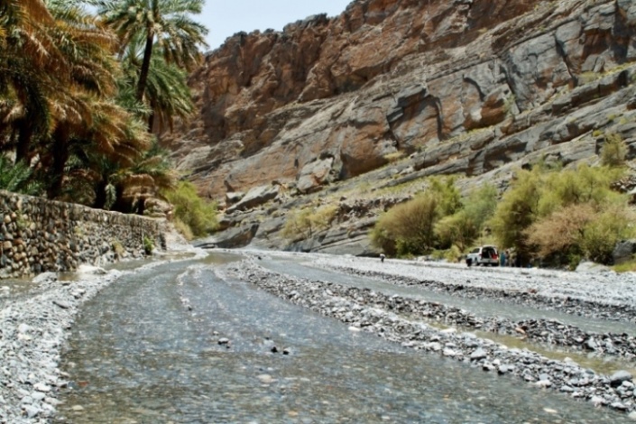 Oman Western Hajar Mts: Jebel Akhdar, Rim Walk, Wadi Nakhur, Wadi Ghul, Walkopedia