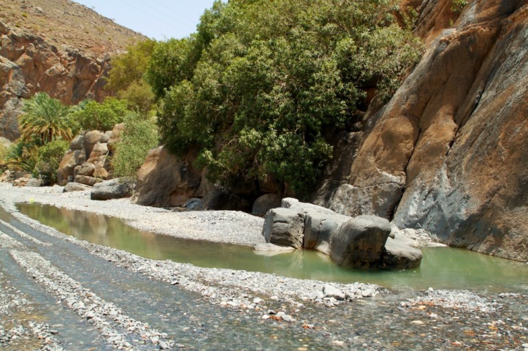 Oman Western Hajar Mts: Jebel Akhdar, Rim Walk, Wadi Nakhur, Wadi Ghul, Walkopedia