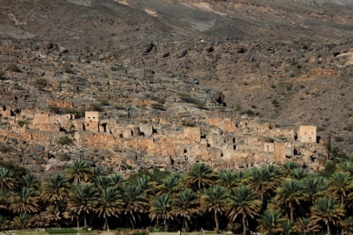 Oman Western Hajar Mts: Jebel Akhdar, Rim Walk, Wadi Nakhur, Wadi Ghul, Walkopedia