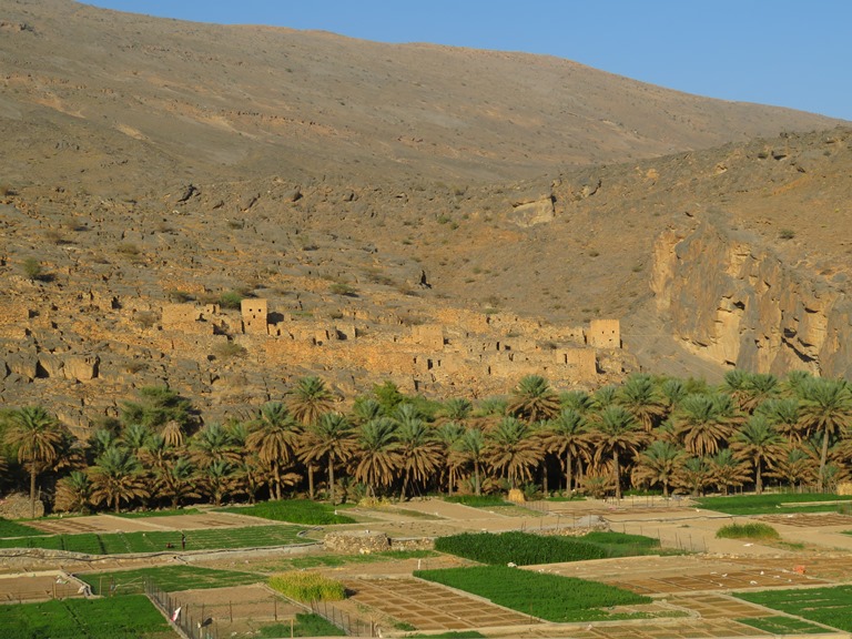 Oman Western Hajar Mts: Jebel Akhdar, Rim Walk, Wadi Nakhur, Wadi Ghul, evening, Walkopedia