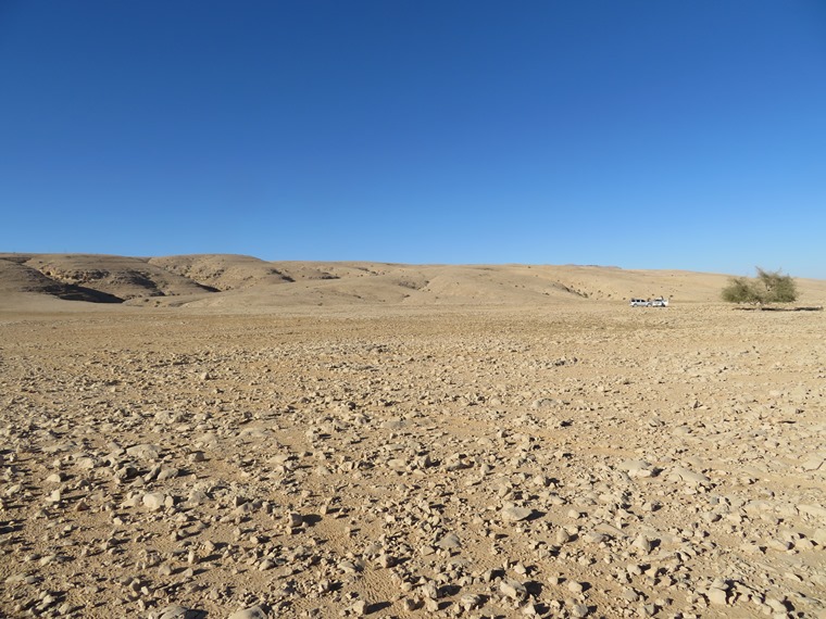 Oman Eastern Hajar Mountains, Across the Selma Pateau (E35), Campsite, high plateau, leaving, Walkopedia