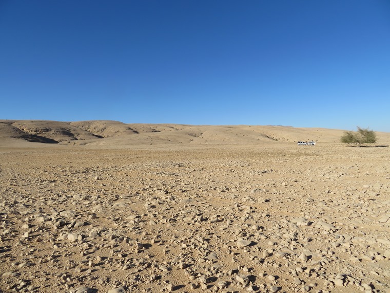 Oman Eastern Hajar Mountains, Across the Selma Pateau (E35), Campsite, high plateau, leaving, Walkopedia