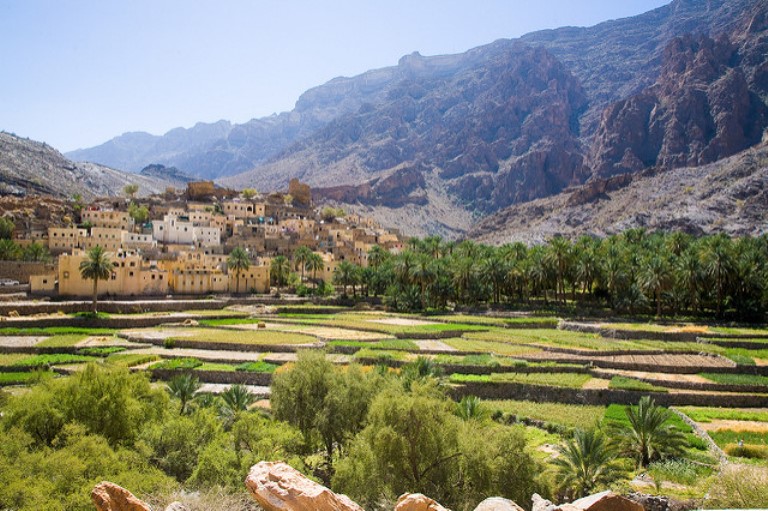 Oman Western Hajar Mts: Jebel Akhdar, Central Akhdar routes W8, W9, W10, Mountian road form Nizwa To Wadi Bani Awf, Walkopedia