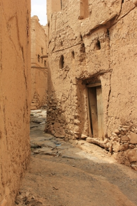 Al Hamra - © flickr user - Prasad Pillai ... Central Akhdar routes W8, W9, W10: Al Hamra - © flickr user - Prasad Pillai ...
