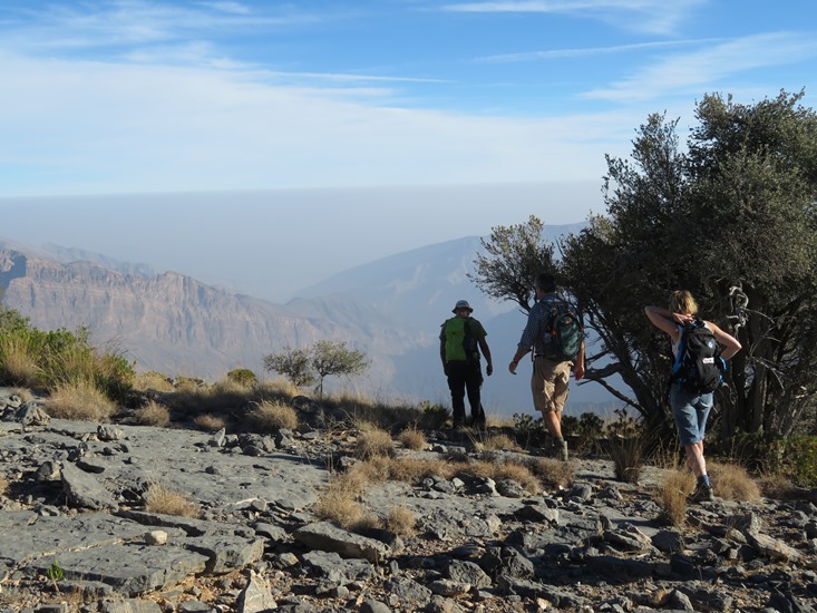 Oman Western Hajar Mts: Jebel Akhdar, Qiyut to Ar Roos Traverse , , Walkopedia