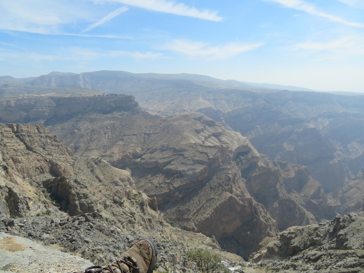 Oman Western Hajar Mts: Jebel Akhdar, Qiyut to Ar Roos Traverse , , Walkopedia