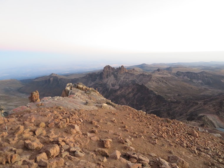 Kenya Mount Kenya, Sirimon Route , North from Lenana, Walkopedia