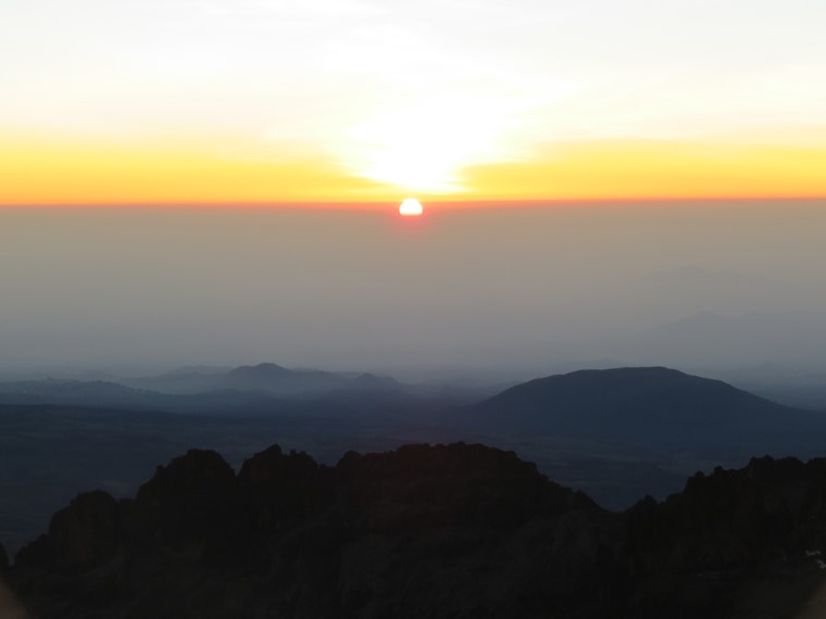 Kenya Mount Kenya, Chogoria Route, dawn from Lenana, Walkopedia