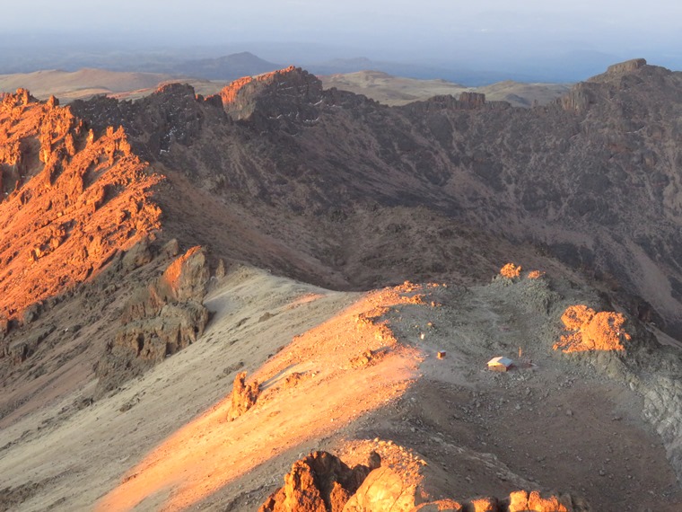 Kenya Mount Kenya, Chogoria Route, South from Lenana at dawn, Austria hut, Walkopedia