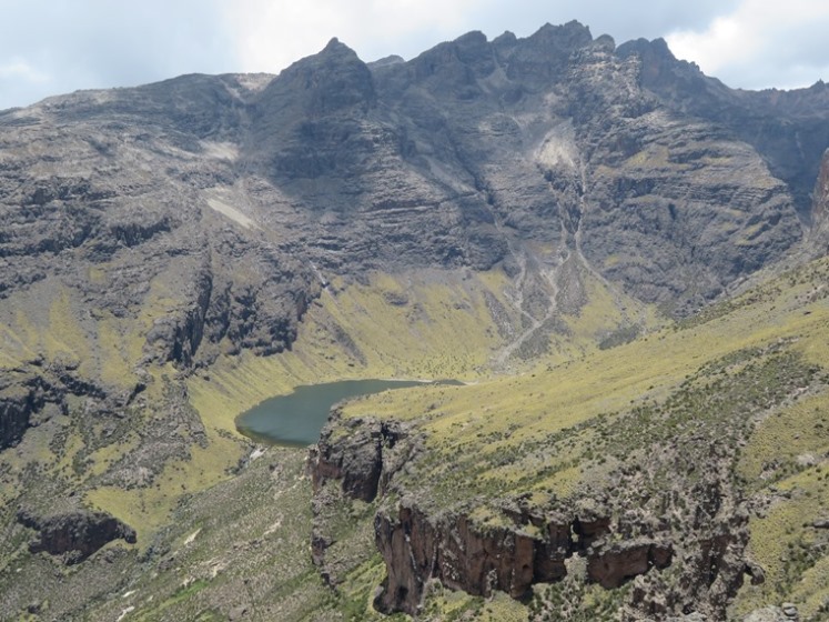 Kenya Mount Kenya, Chogoria Route, top of Gorges valley, Walkopedia