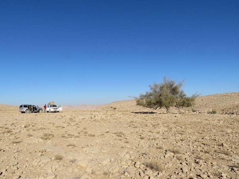 Oman, Hajar Mountains, E Hajar, campsite, high Selma plateau, leaving, Walkopedia