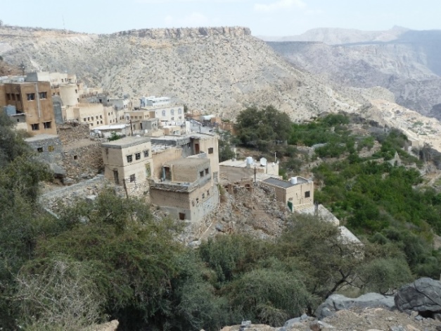 Oman, Hajar Mountains, Al Aqur, Sayq rim village, W Hajar, Walkopedia