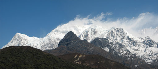 Sacred Kabur (4,820m) in front of Kabru (7,315m) - © David Briese, www.gang-gang.net/nomad Goecha La/Dzongri: Sacred Kabur (4,820m) in front of Kabru (7,315m) - © David Briese, www.gang-gang.net/nomad