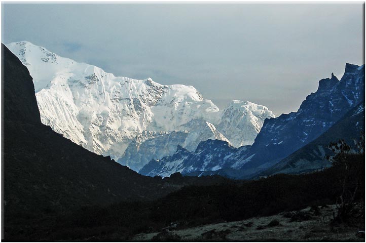 India Sikkim and nearby, Goecha La/Dzongri, Kangchenjunga south, From dark Prek Chu, Walkopedia