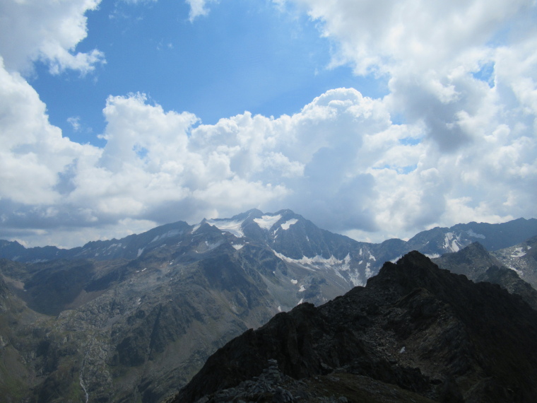 Austria Stubai Alps, Stubai Alps, South along high Mairspitze ridge, Wilder Freiger behind, Walkopedia