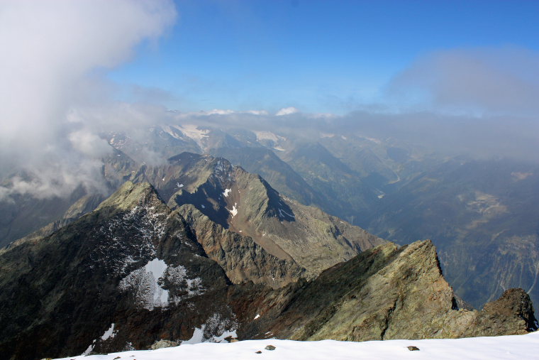 Stubai Alps: Summit views - © flickr user- Andreas   