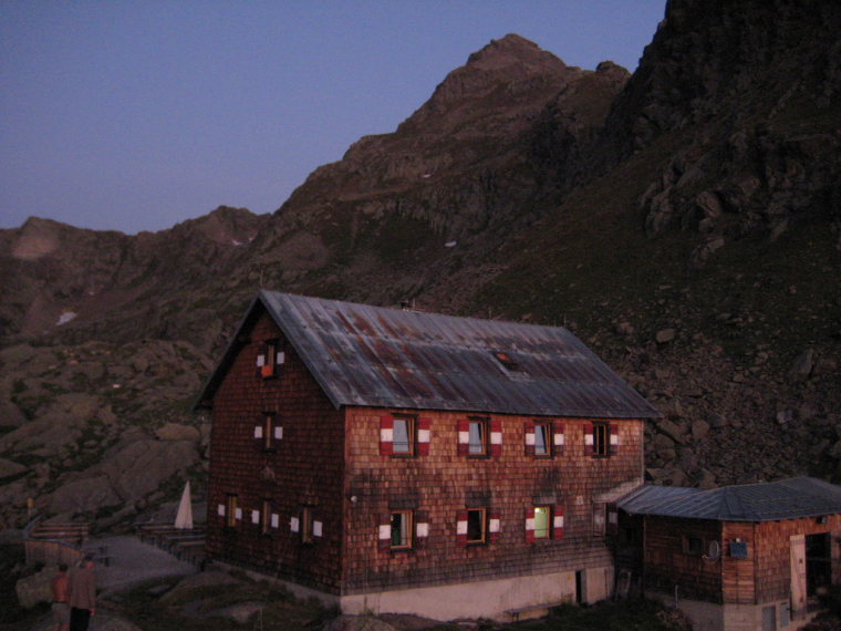 Austria Stubai Alps, Stubaier Hohenweg (Runde Tour), Bremer Hut, Walkopedia