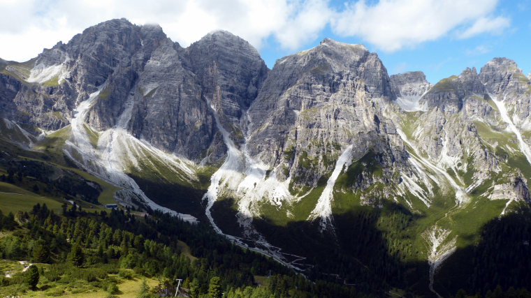 Austria Stubai Alps, Stubaier Hohenweg (Runde Tour), Views near the Starkenburger Hutte, Walkopedia