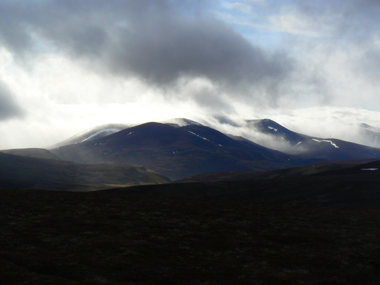 United Kingdom Scotland Cairngorms, Ben Avon, Hill fog wreathes Ben Avon , Walkopedia