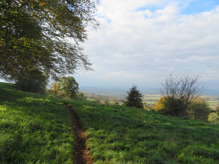 United Kingdom England Cotswolds, The Cotswolds, Cotswold Way, above Hailes, Walkopedia