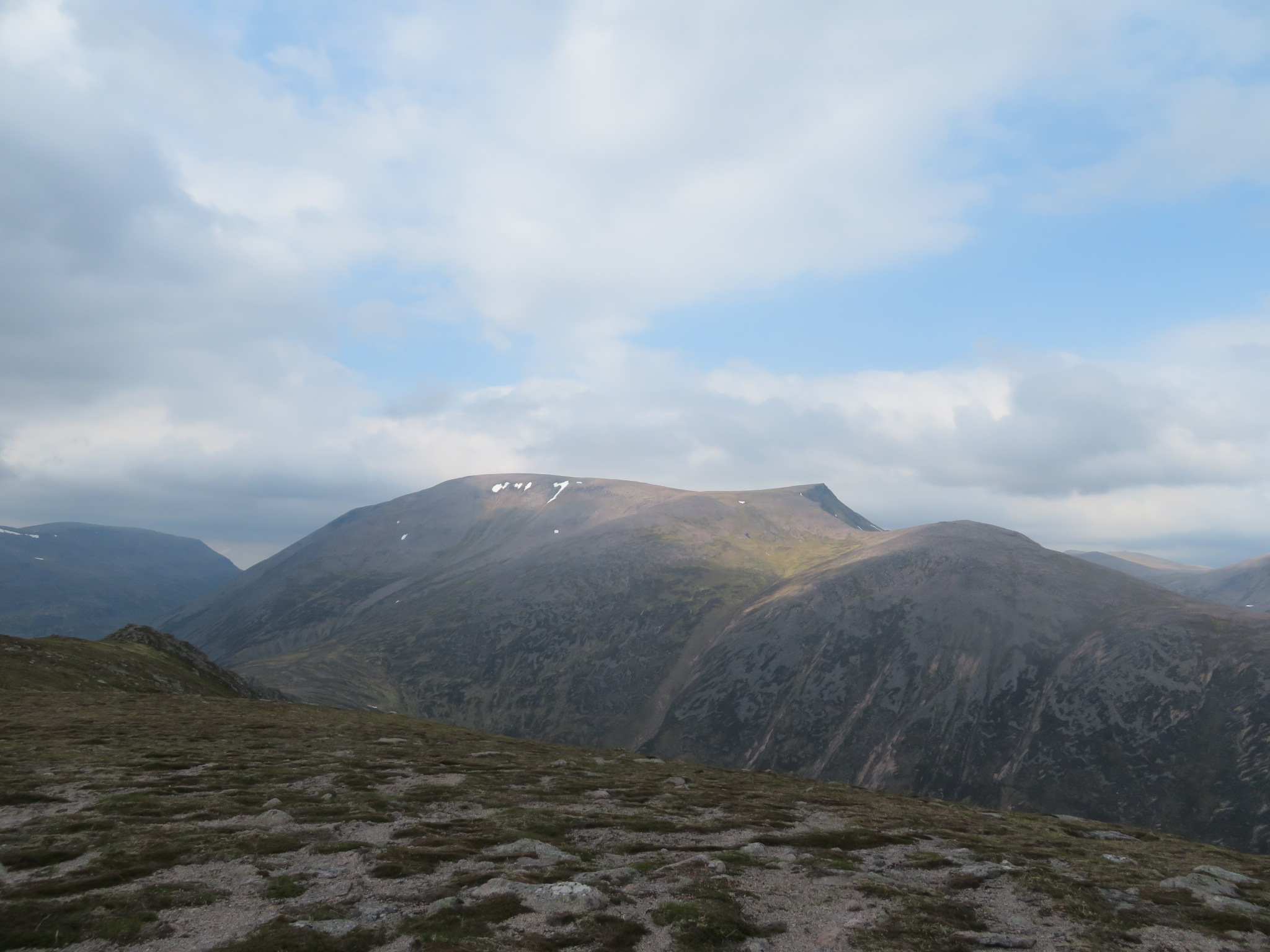 United Kingdom Scotland Cairngorms, Ben Macdui, Ben Macdui  from Carn A Mhaim, Walkopedia