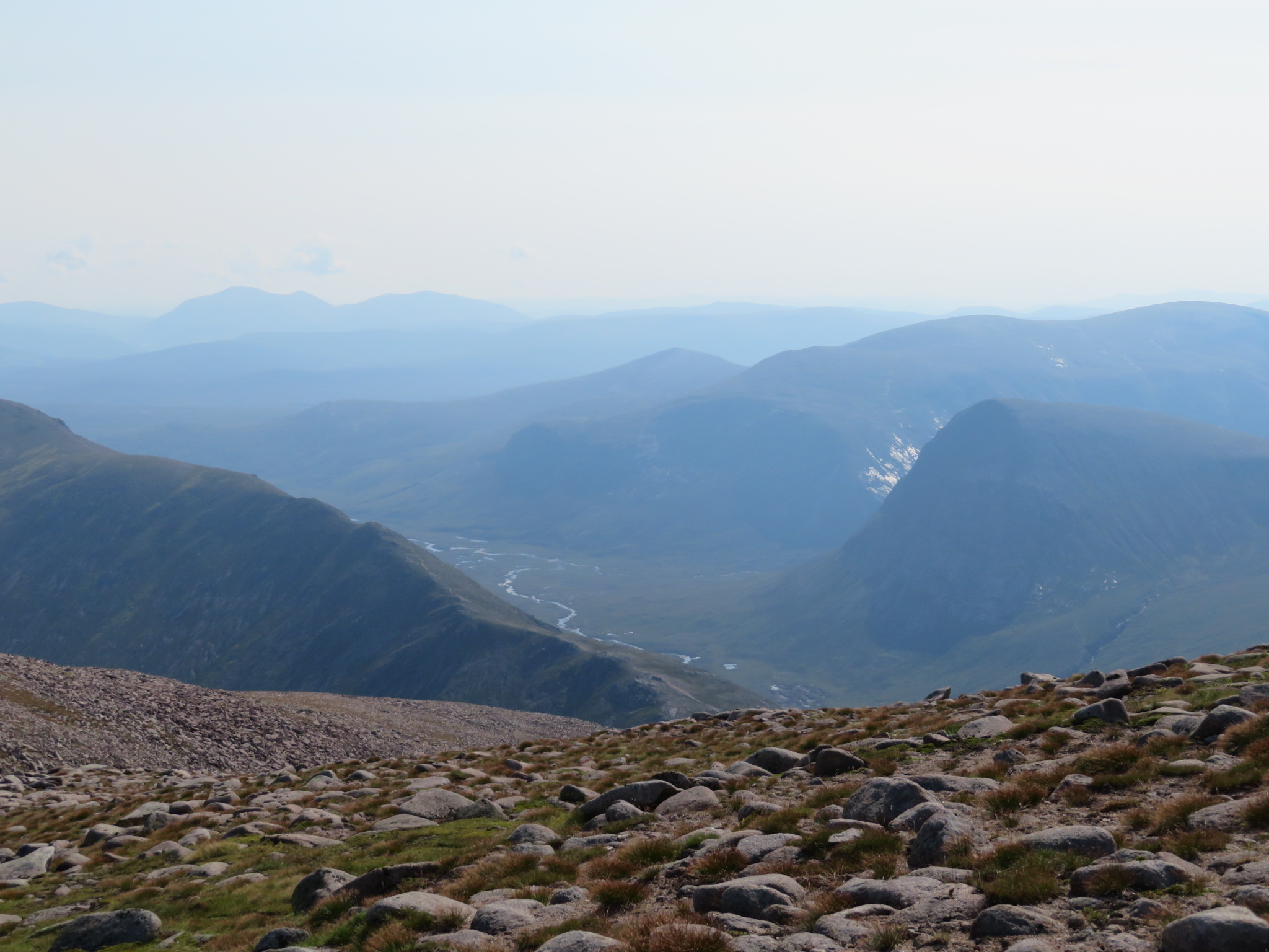 United Kingdom Scotland Cairngorms, Ben Macdui, Devils Point and upper Dee from Ben Macdui, Walkopedia