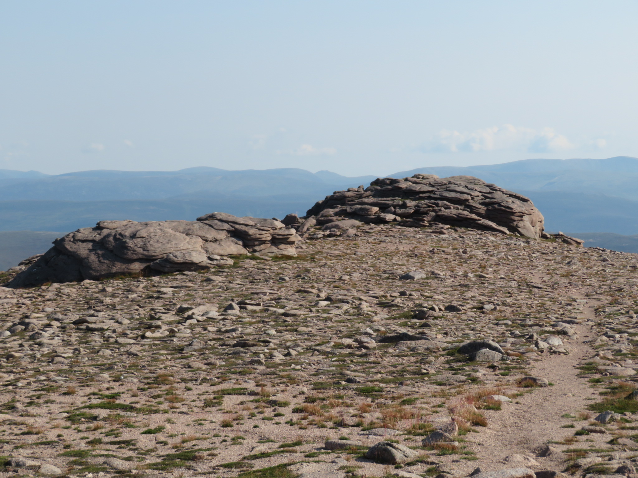 United Kingdom Scotland Cairngorms, Ben Macdui, Sron Riach ridge, Walkopedia