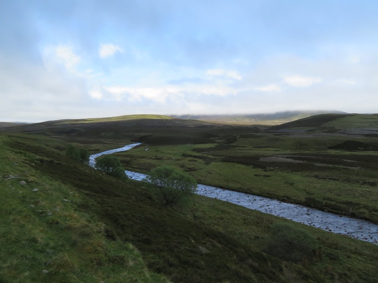 United Kingdom Scotland Cairngorms, Glen Gairn , Curious light, Walkopedia