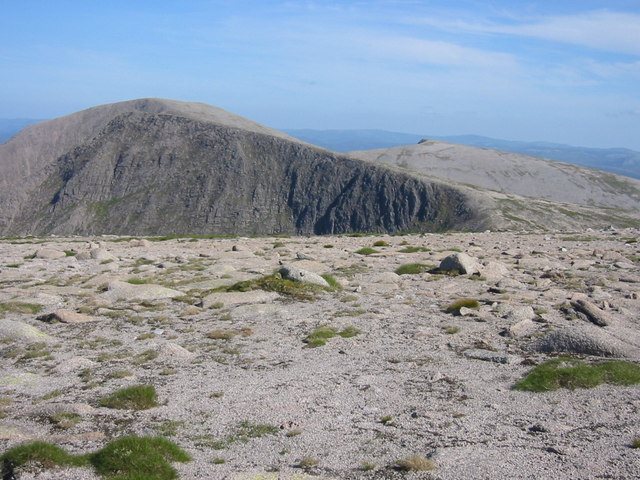 Cairn Toul and Braeriach : Braeriach Plateau towards Cairn Toul - © Donald Thomas